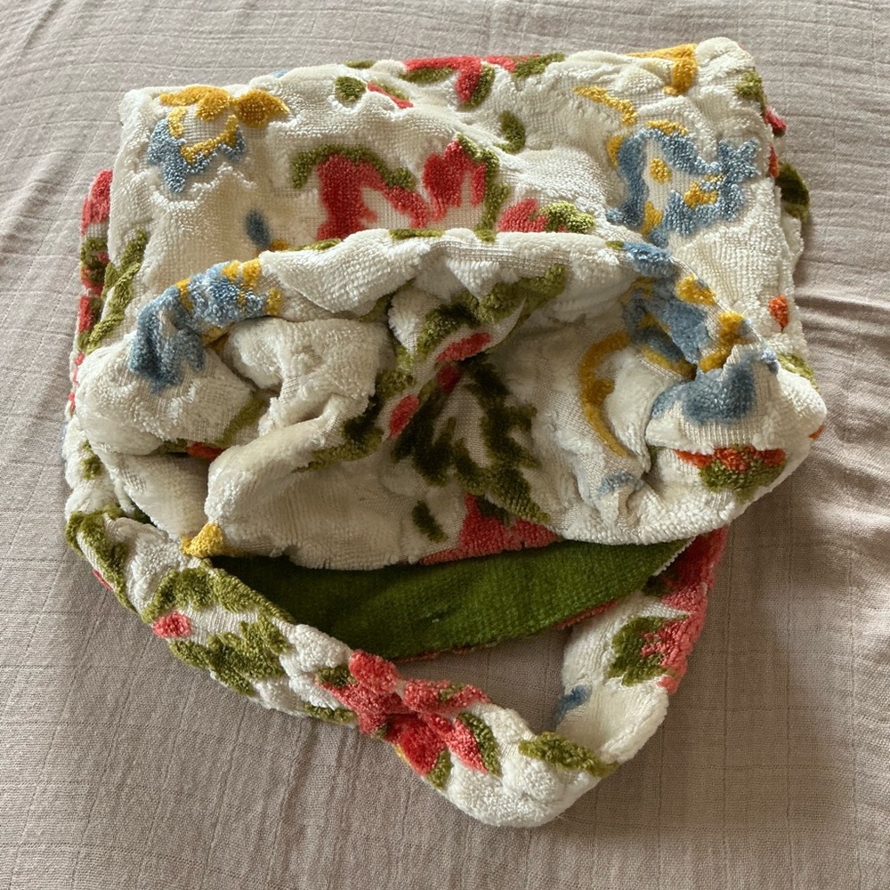 Carpet Bags of America Floral Patterned Bag - Picture 8 of 8